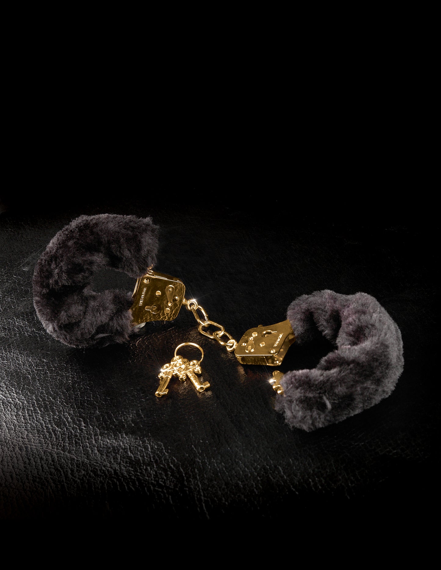 Fetish Fantasy Gold Deluxe Furry Cluffs